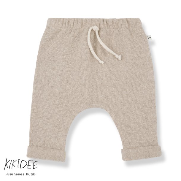 1+ In the family Alain Bukser - Beige 