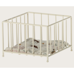 Maileg. Kravlegrd, my