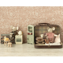 Maileg Strikket Bluse og Nederdel i Kuffert - Bedstemor mus 