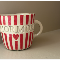 Keramik Kop - Mormor m. R�d/Hvid Strib 